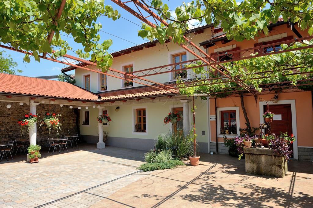 فيلا Tourist Farm Dujceva Domacija Vremski Britof المظهر الخارجي الصورة